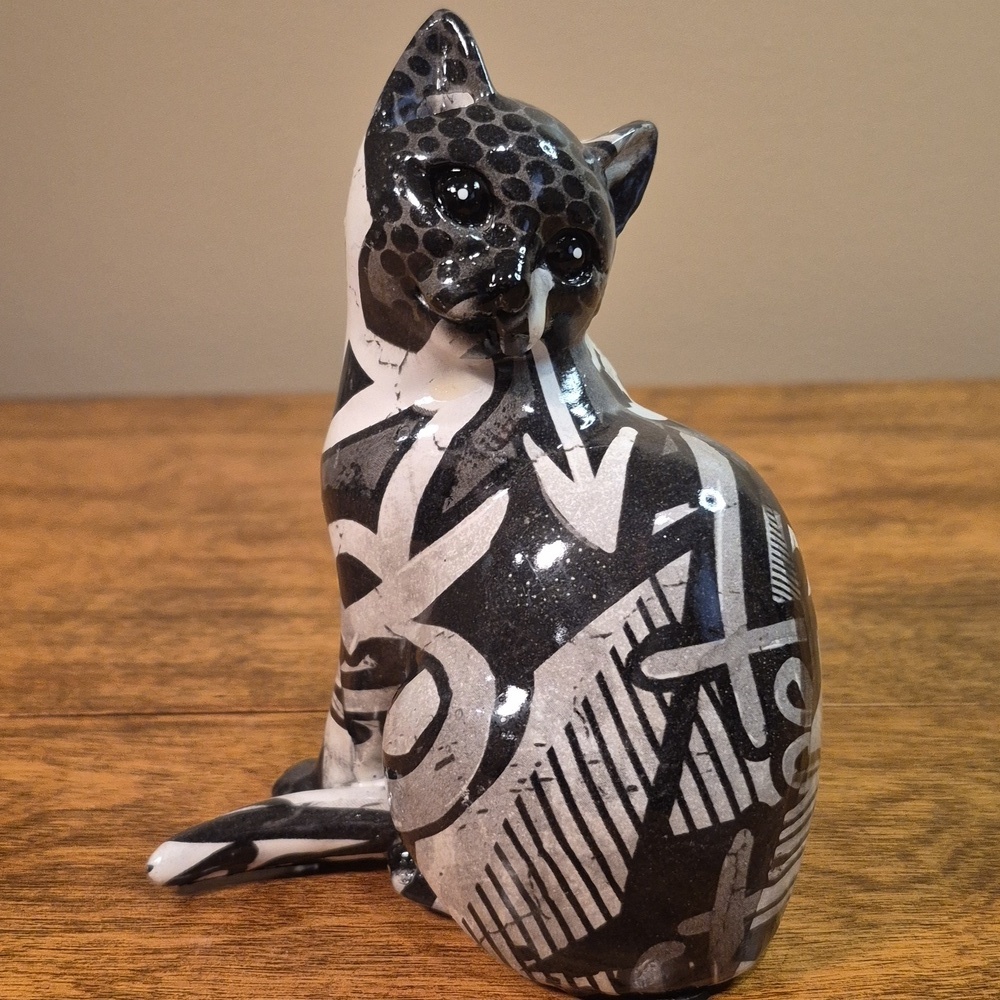 MONOCHROME Black And White Graffiti Inspired Resin Cat Figurine - Picture 2 of 13